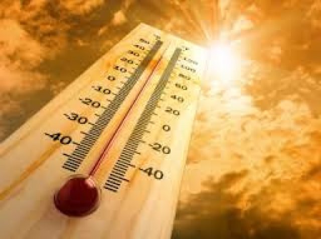 Com o calor, temperatura chega a 57ºC em ponto de ônibus de Curitiba