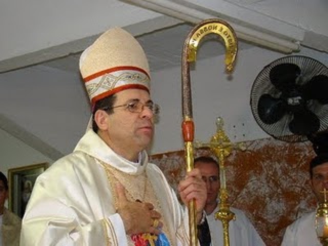 Bispo de Limeira SP, Dom Vilson Dias de Oliveira: Calunia, difama e persegue aos católicos conservadores, fiéis ao Santo Evangelho, contra a apostasia no mundo e dentro da Igreja