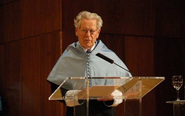 À beira da morte, padre e teólogo da autodemolição da Igreja, defende a eutanásia
