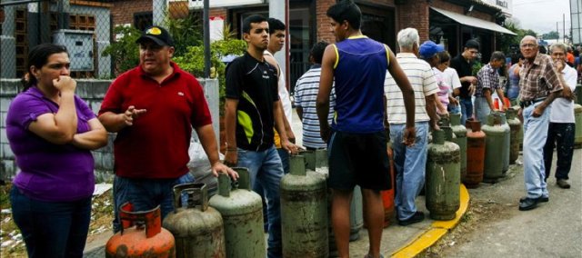 Venezuela reforça registro de impressão digital para comprar mantimentos