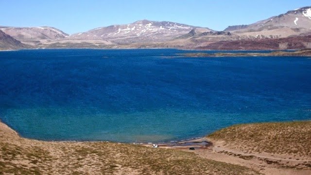 Cientistas Alertam: Vulcão capaz de provocar uma grande mega erupção desperta em um lago do Chile