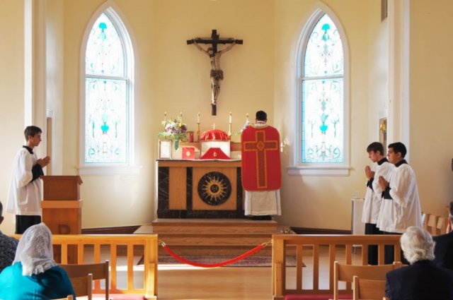 Sinal dos Tempos: EUA - Texas - Bispo proíbe a Missa Tradicional.