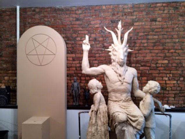 Monumento com 2 crianças adorando a Satanás será colocado em frente ao Capitólio nos EUA