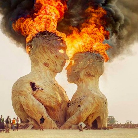 Lembrando: Festival do Homem Queimando nos EUA, a cidade de Sodoma renasceu no meio do deserto, com nudismo, sexo e drogas liberados