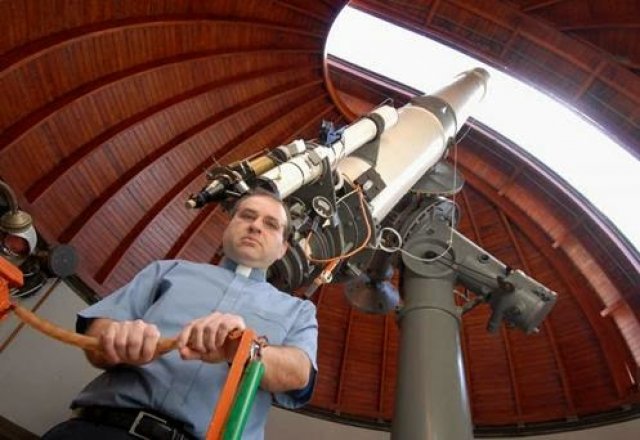 Em nenhuma passagem da Sagrada Escritura fala de extraterrestres, mas o Observatório do Vaticano busca planetas habitáveis