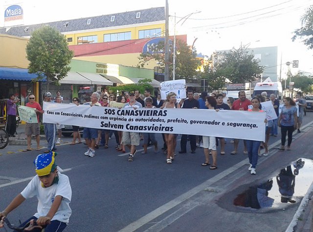 Praia badalada de Florianópolis faz ato contra mendigos