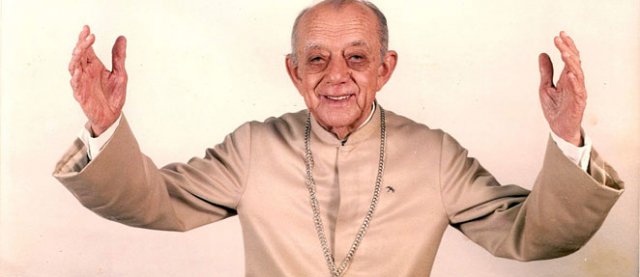 Vaticano autoriza processo de beatificação de Dom Hélder Câmara, patrono da esquerda católica no Brasil, chamado de Bispo vermelho