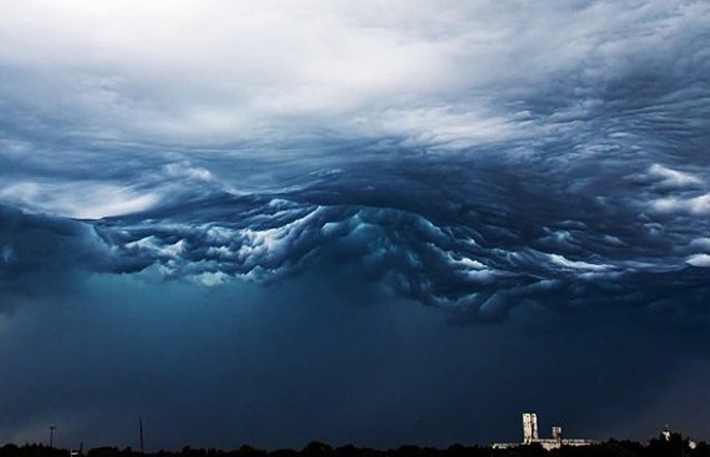 Raro fenômeno nos EUA, faz nuvens parecerem ondas de mar agitado