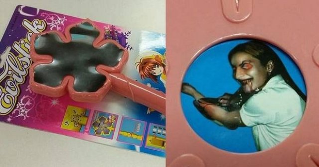 Mãe compra brinquedo para filha e descobre imagem escondida de uma criança em forma de demônio cortando o pulso com uma faca
