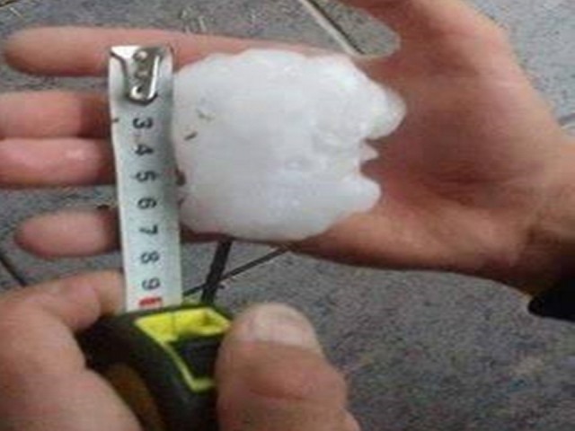 Tempestades com granizo gigante provocam danos em cidades da Argentina