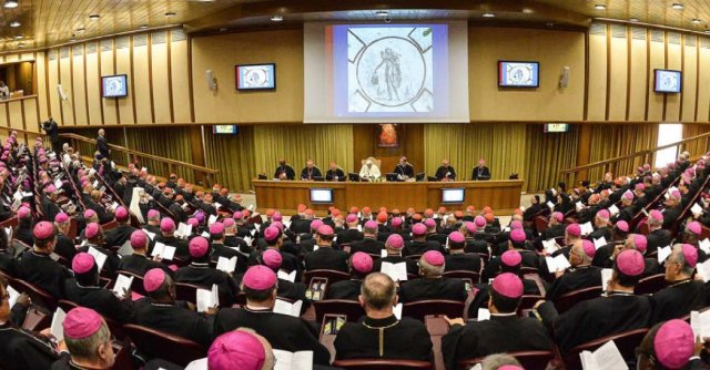 Documento do Vaticano defende mudança da Igreja em relação aos gays