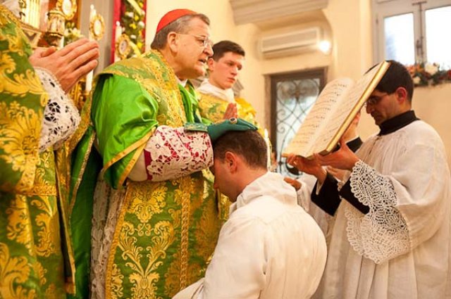 O cardeal Burke seria acusado de ser conservador demais. Então, Francisco o tirou de um posto de elevada importância na Igreja passando a um puramente honorífico