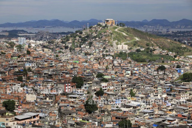 Qual o Calibre? on X: 🌆Vila do João/Complexo da Maré, Rio de