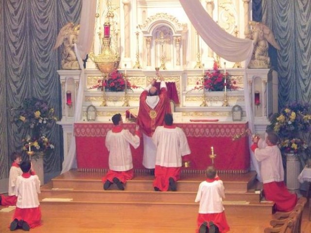 Para que ao nome de Jesus se dobre todo joelho no céu, na terra e nos infernos