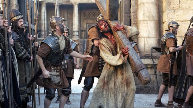 Jesus carregava a sua Cruz ao lugar chamado Calvário, em hebraico Gólgota (João 19, 17)