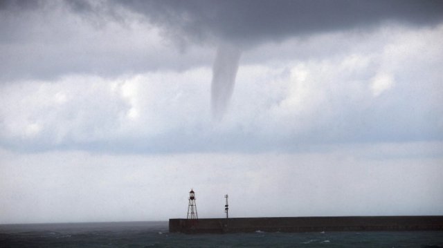 Ciclone de escala máxima vai atingir áreas da Austrália densamente povoada, autoridades alertam as pessoas para uma experiência angustiante e assustadora