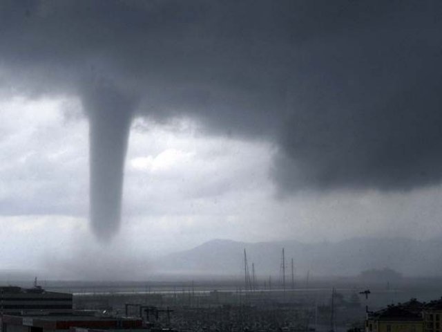 Fúria da natureza: Tornados são vistos na costa de Gênova, no norte da Itália