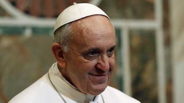 Por que Bergoglio anuncia agora a reforma/demolição do papado. Arcebispo Tomasz Peta no Sínodo: Aqui entrou a fumaça de Satanás profetizada por Paulo VI