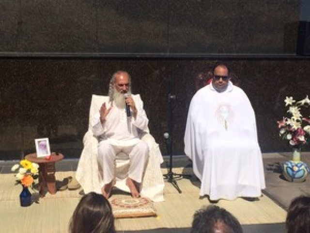 Igreja católica no RJ se alia com lider de seita da Nova Era em evento que pretende popularizar meditação