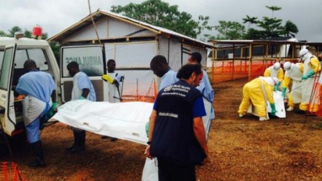 Com 4 mortes por hora, Ebola é declarado ameaça à paz mundial pela Organização Mundial da Saúde