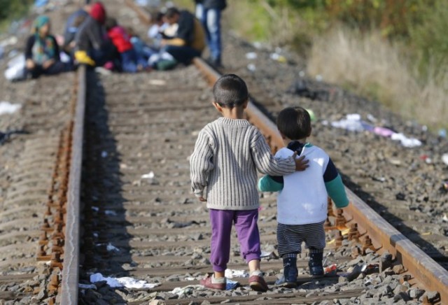 Sinal dos Tempos: A dura realidade de crianças imigrantes abandonadas na Europa