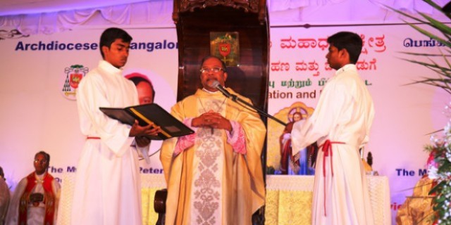 Arcebispo indiano: “Gastem menos no Natal e ajudem quem precisa!”