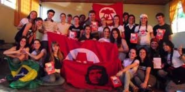 Para quem escreve Francisco? A Pastoral da Juventude (Revolucionária), jovens inspirados pelo socialismo comunista