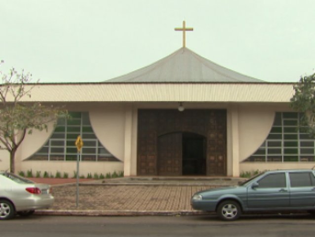 Religiosos do Fim dos Tempos: Padre é acusado de desviar quase R$ 1 milhão de Paróquia no Paraná