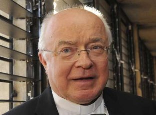 Sinal dos Tempos: Embaixador do Papa foi expulso do sacerdócio por pedofilia