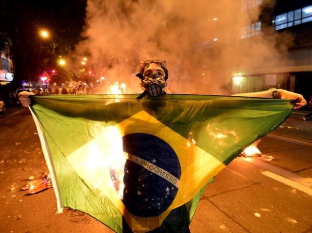 Coronel do Exército diz que Brasil viverá Guerra Civil e militares lutarão com tudo que tiverem
