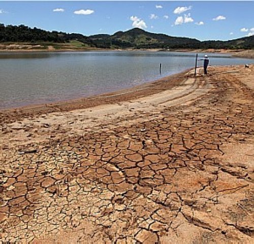 Nível de água do reservatório qua abastece SP fica abaixo de 14% pela 1ª vez