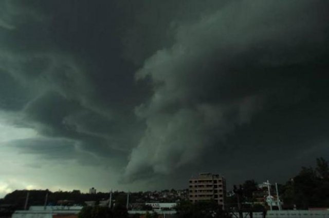 Tornado destrói igreja evangélica em Novo Hamburgo RS